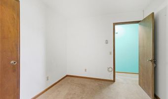 4 Skyline Dr, Adrian, MO 64720