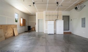 160 Coral Dr, Belgrade, MT 59714