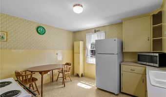 112 Oakton St, Woonsocket, RI 02895