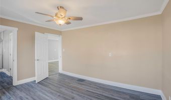 217 N 6th St, Adel, IA 50003