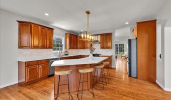 5 Covington Ct, Algonquin, IL 60102