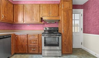 1134 Glamorgan St, Alliance, OH 44601