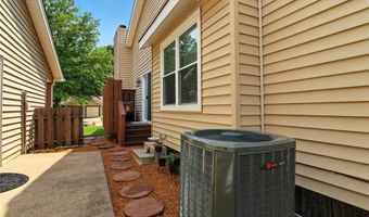 531 Spring Glen Dr, Ballwin, MO 63021