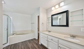 2930 Cowley Way 211, San Diego, CA 92117