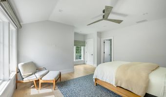 7 Ashwood Ct, Amagansett, NY 11930