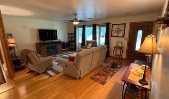 1105 Benton St, Albany, MO 64402
