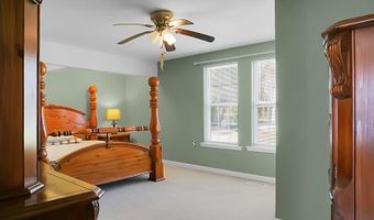 274 Rae Ln, Bonneau, SC 29431