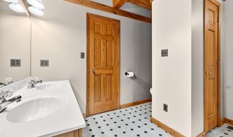 577 Schluersburg Rd, Augusta, MO 63332