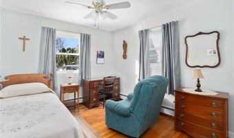 7 Restmere Ter, Middletown, RI 02842
