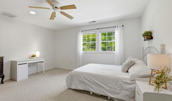 37 Spruce Cir S, Barnegat, NJ 08005