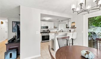 38 Stone Trl B, North Providence, RI 02904