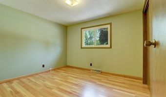 907 A Ave, Armstrong, IA 50514