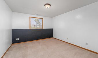 1421 N Lakeside Dr, Andover, KS 67002