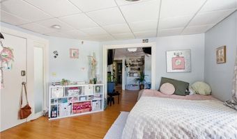 14 Garfield Ave, East Providence, RI 02916
