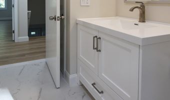 89 Knollwood Dr 89, Bethel, CT 06801