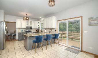 908 Mocking Bird Dr, Antioch, IL 60002