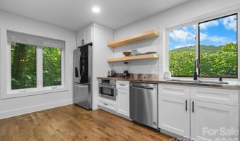 549 Clubhouse Dr, Banner Elk, NC 28604