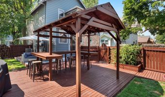 705 38th St, Des Moines, IA 50312