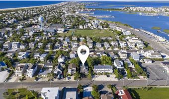 18 W 7TH St, Barnegat Light, NJ 08006
