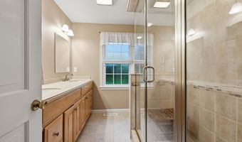 2 Banquo Brae Rd, Brookfield, CT 06804