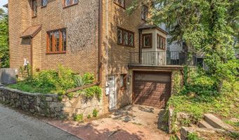 914 Ash St, Baraboo, WI 53913