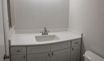 5927 QUANTRELL Ave #204, Alexandria, VA 22312