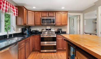 219 Fenner Hill Rd, Hopkinton, RI 02832