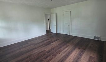804 Work Dr, Akron, OH 44320