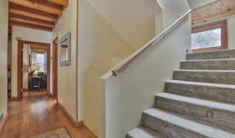 46 Oak Hill Rd, Brookline, NH 03033