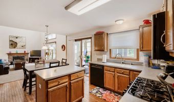 1721 Dorchester Ave, Algonquin, IL 60102