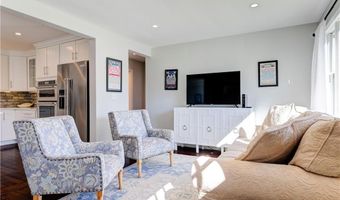 18 Sylvan Ter, Newport, RI 02840