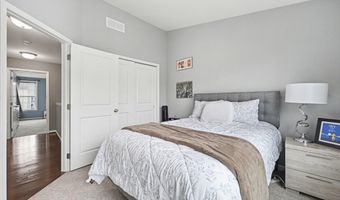 2733 S Spurway Dr, Ann Arbor, MI 48105