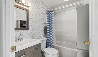 27 Woodward Rd, Lincoln, RI 02865