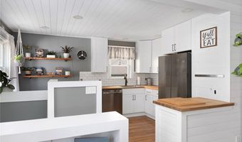 14 Elinora St, East Providence, RI 02915