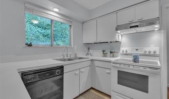 1558 1560 W Jones Dr SW, Ann Arbor, MI 48105