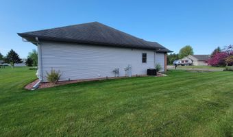635 LAURISA Ln, Antigo, WI 54409