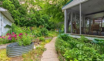990 River St, Allegan, MI 49010