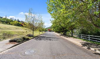 168 Sunnyview St, Ashland, OR 97520