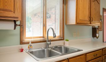 203 E 48th St, Anderson, IN 46013