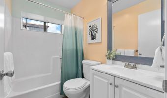 98-941 Moanalua Rd 402, Aiea, HI 96701