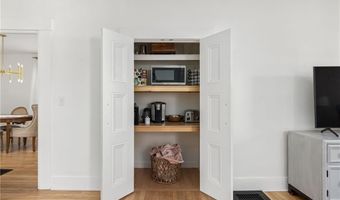17 Old Beach Rd, Newport, RI 02840