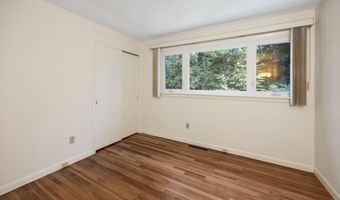 74 Woods Rd, Bethany, CT 06524