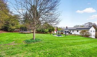 10 Meadowbrook Rd, Auburn, MA 01501