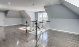 46 West St, Berlin, MA 01503