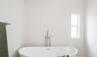 316 S 9th St, Benton City, WA 99320