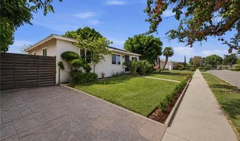 8337 Lennox Ave, Los Angeles, CA 91402