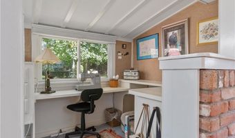 30 Middle Rd, East Greenwich, RI 02818