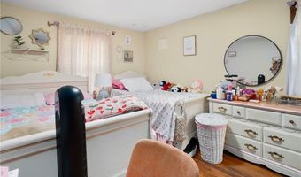 370 Montgomery Ave, Cranston, RI 02905