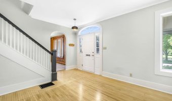 902 Midway Dr, Auburn, IN 46706