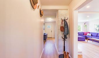221 Lincolnville Ave, Belfast, ME 04915